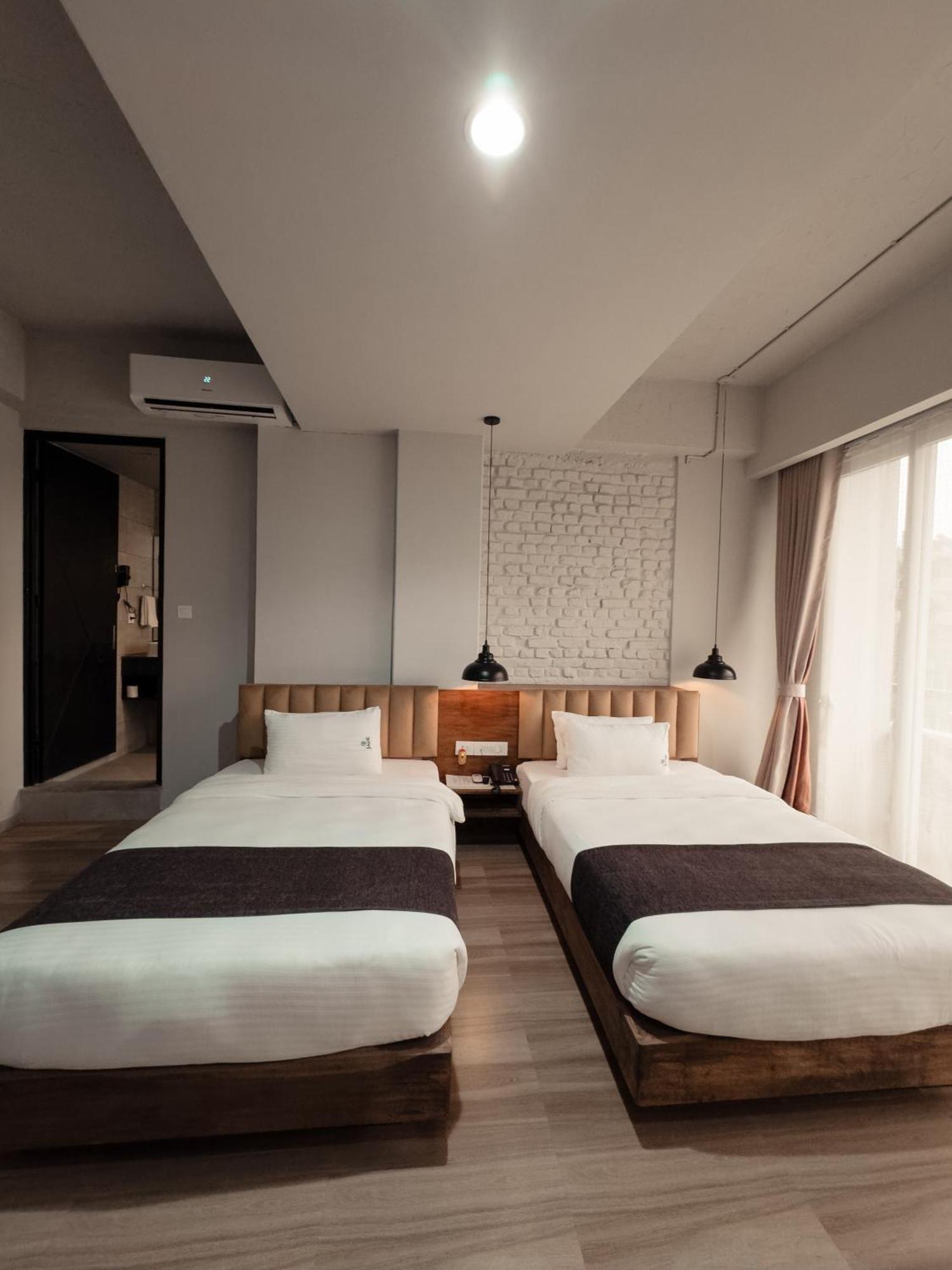 Jade City Hotel Pokhara Eksteriør bilde